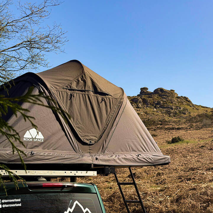 Roof Space 4 roof tent closed