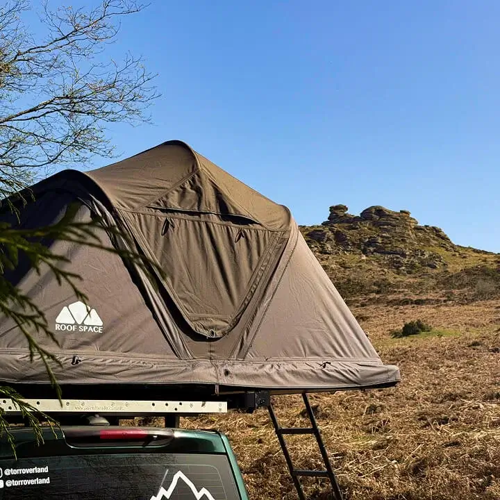 Roof Space 4 roof tent closed